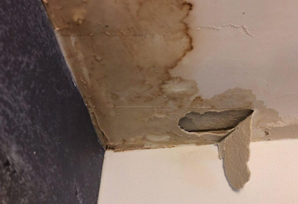 roof leak repairs company in beverly ma